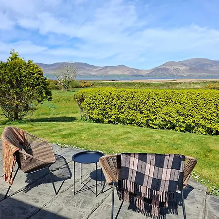 Relax In A Cosy Coastal Retreat